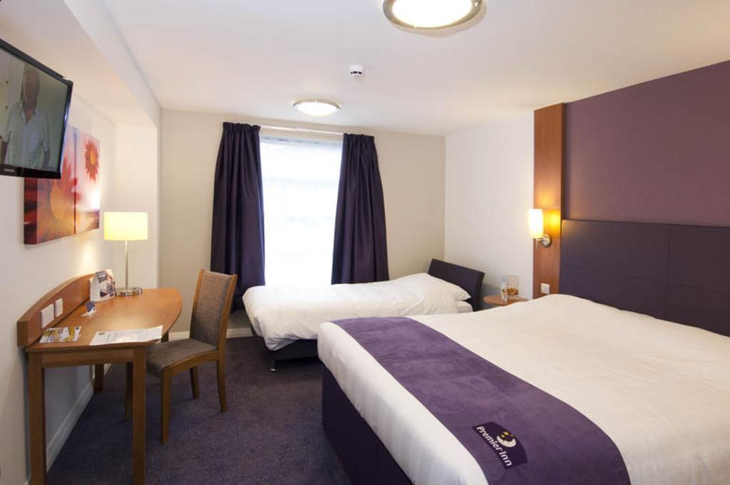 Premier Inn Southampton Airport North Stoneham Room photo