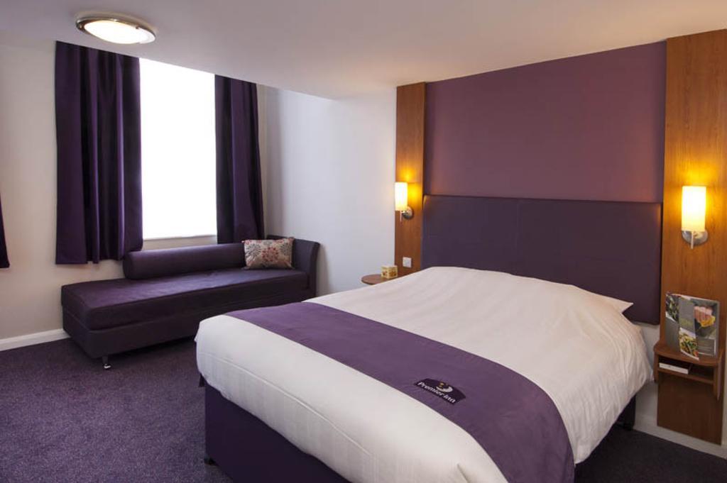 Premier Inn Southampton Airport North Stoneham Exterior photo